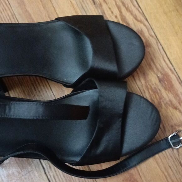 Torrid Women's Black Heels sz 10.5 WW - Picture 7 of 10